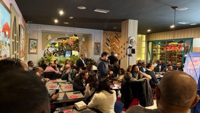 La entidad de referencia de cientos de empresarios y comerciantes dominicanos en la Comunidad de Madrid propone crear un comité sectorial específico para vincular e impulsar los aportes al desarrollo nacional realizados por los dominicanos en el exterior

Madrid.- El Foro DoMadrid, a través de su presidente Frank Segura, solicitó al gobierno dominicano incluir a la diáspora en el Plan Meta RD 2036, que tiene como finalidad impulsar el desarrollo sostenible de la República Dominicana, convirtiéndola en uno de los países más prósperos de Latinoamérica.

«Es momento de que la República Dominicana reconozca que el aporte de la diáspora va mucho más allá de las remesas. Tenemos la capacidad y experiencia para contribuir significativamente al desarrollo nacional en múltiples sectores estratégicos», declaró Segura, citando como ejemplos el impulso brindado al turismo dominicano, las exportaciones, las inversiones en el país y el valioso talento humano y profesional formado en el exterior que puede transferir conocimientos especializados.

A través del proyecto Plan Meta RD 2036, el gobierno dominicano pone en marcha un conjunto de estrategias que buscan duplicar el PIB en los próximos 11 años, elevando el ingreso per cápita de USD 11,484.7 en 2024 a más de USD 22,000 en el año 2036.

Frank Segura puso como ejemplo los ingresos del país generados por el sector turismo, con la llegada de 8,535,742 turistas en el año 2024, de los cuales dominicanos no residentes y dominicanos con doble nacionalidad radicados en el exterior son alrededor del 30% de esta cifra, según informes de prensa.

Asimismo, se refirió al aporte de la diáspora con las exportaciones de productos «nostálgicos» y las inversiones que realizan en el país, «por lo que este proyecto de desarrollo debe priorizar vincular a la diáspora y crear mecanismos que multipliquen y diversifiquen estos aportes».

El también director del periódico digital AmoDominicana.Com valoró que «por primera vez nuestro país tiene objetivos claros y concretos para alcanzar el pleno desarrollo económico, con esta iniciativa puesta en marcha por el presidente Luis Abinader«, pero aseguró que no incluir activamente a representantes de la diáspora es una oportunidad perdida para la nación.

Refirió que un punto clave es fortalecer el tejido de entidades dominicanas, fundaciones y asociaciones de dominicanos en el exterior, convirtiéndolas en referentes locales de promoción de la cultura, el turismo, la oferta exportable, el emprendimiento e integración en sus países de acogida, llamando a que sea creado un comité sectorial específico para la diáspora con representantes de este núcleo.

